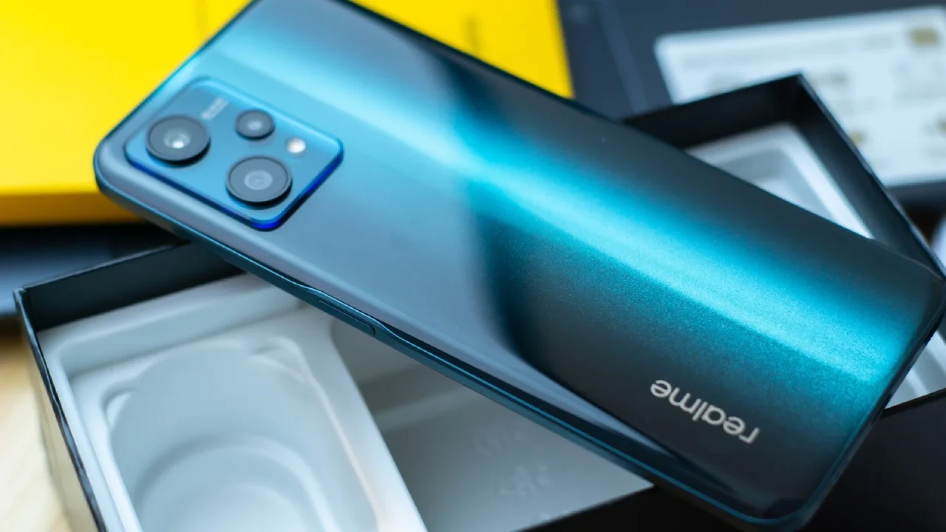 Realme vs Oppo: Jaký telefon vybrat? Detailní srovnání výkonu, fotoaparátu a ceny