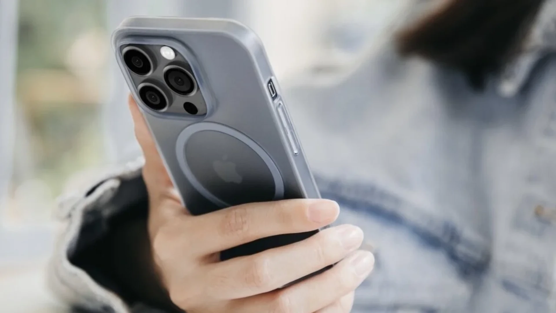 MagSafe pouzdro vs průhledný silikonový kryt: co je lepší pro každodenní používání?